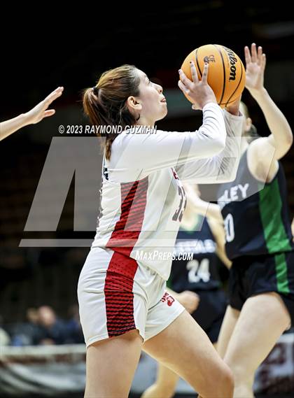 Thumbnail 2 in Reedley vs. Arvin (CIF CS Division 5 Championship) photogallery.