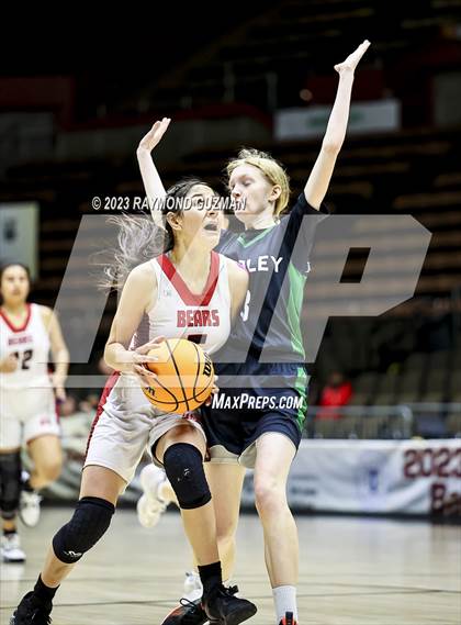 Thumbnail 3 in Reedley vs. Arvin (CIF CS Division 5 Championship) photogallery.