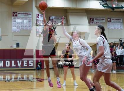 Thumbnail 2 in Newport - Bellevue @ Eastlake photogallery.