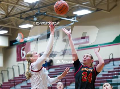 Thumbnail 3 in Newport - Bellevue @ Eastlake photogallery.