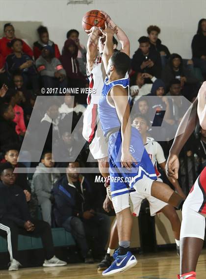 Thumbnail 2 in Riverside vs Saunders (MLK Showcase) photogallery.