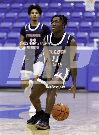 Thumbnail 2 in Reagan vs. Veterans Memorial (NEISD/NISD Tournament Round 2) photogallery.