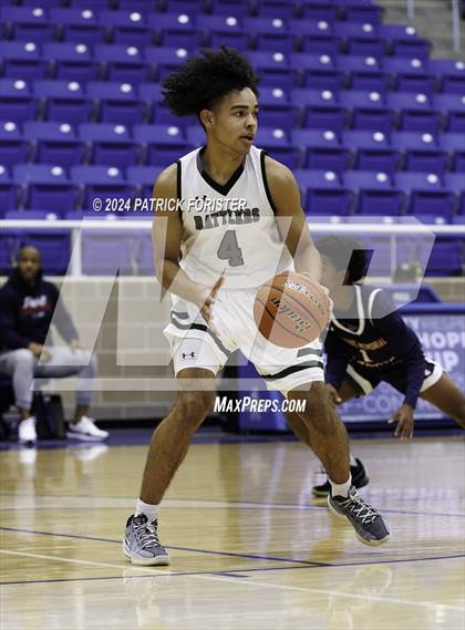 Thumbnail 2 in Reagan vs. Veterans Memorial (NEISD/NISD Tournament Round 2) photogallery.