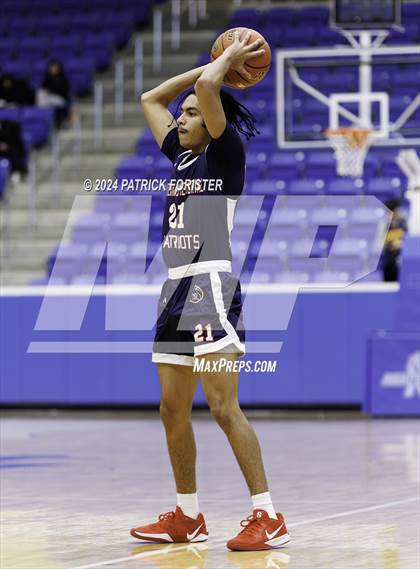 Thumbnail 2 in Reagan vs. Veterans Memorial (NEISD/NISD Tournament Round 2) photogallery.
