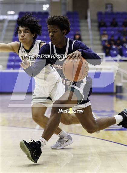 Thumbnail 2 in Reagan vs. Veterans Memorial (NEISD/NISD Tournament Round 2) photogallery.