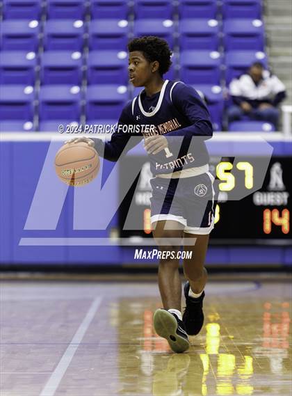 Thumbnail 2 in Reagan vs. Veterans Memorial (NEISD/NISD Tournament Round 2) photogallery.