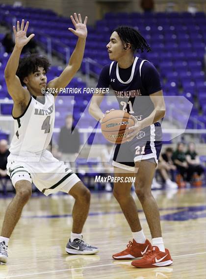 Thumbnail 2 in Reagan vs. Veterans Memorial (NEISD/NISD Tournament Round 2) photogallery.