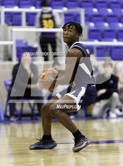 Thumbnail 3 in Reagan vs. Veterans Memorial (NEISD/NISD Tournament Round 2) photogallery.