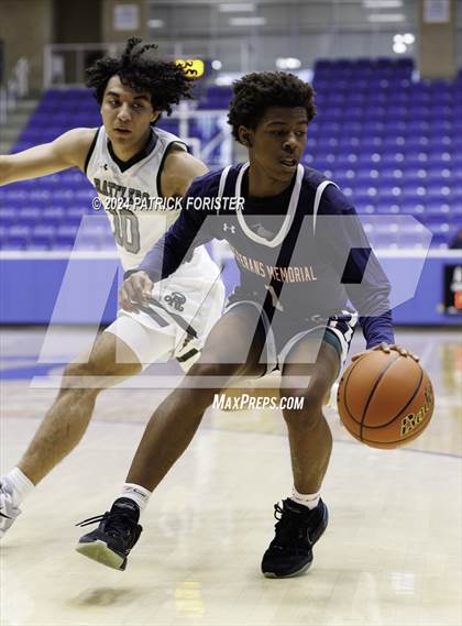 Thumbnail 3 in Reagan vs. Veterans Memorial (NEISD/NISD Tournament Round 2) photogallery.