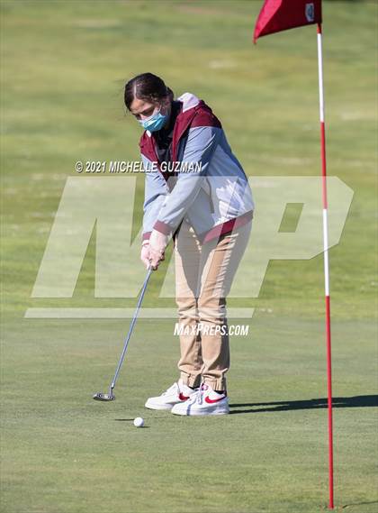 Thumbnail 2 in St. Stanislaus Girls Golf Meet photogallery.