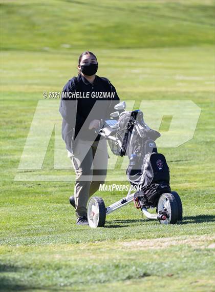 Thumbnail 1 in St. Stanislaus Girls Golf Meet photogallery.