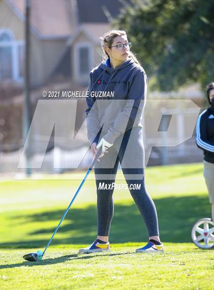 Thumbnail 3 in St. Stanislaus Girls Golf Meet photogallery.