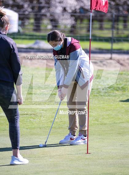 Thumbnail 2 in St. Stanislaus Girls Golf Meet photogallery.