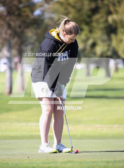 Thumbnail 2 in St. Stanislaus Girls Golf Meet photogallery.