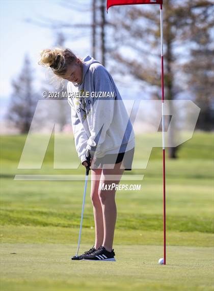 Thumbnail 2 in St. Stanislaus Girls Golf Meet photogallery.