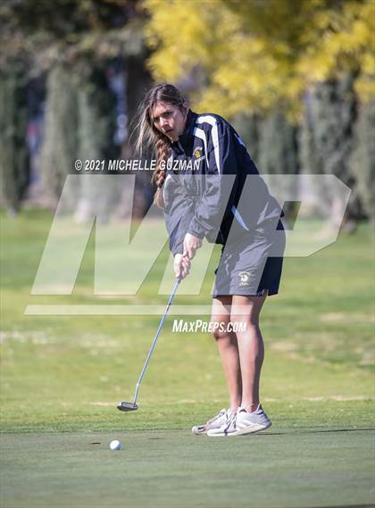 Thumbnail 2 in St. Stanislaus Girls Golf Meet photogallery.