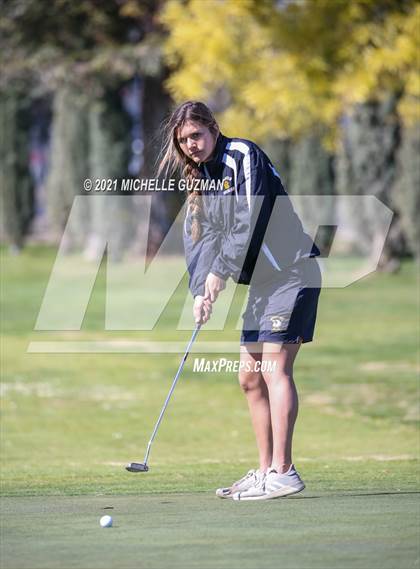 Thumbnail 3 in St. Stanislaus Girls Golf Meet photogallery.