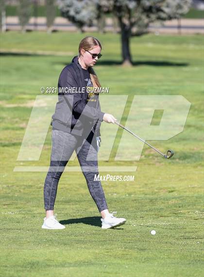 Thumbnail 3 in St. Stanislaus Girls Golf Meet photogallery.