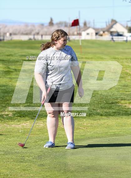 Thumbnail 2 in St. Stanislaus Girls Golf Meet photogallery.