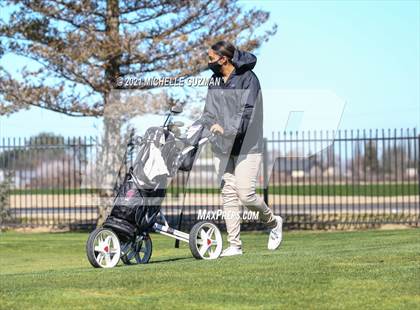 Thumbnail 1 in St. Stanislaus Girls Golf Meet photogallery.