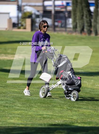 Thumbnail 2 in St. Stanislaus Girls Golf Meet photogallery.