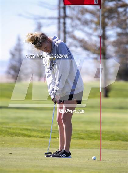 Thumbnail 1 in St. Stanislaus Girls Golf Meet photogallery.