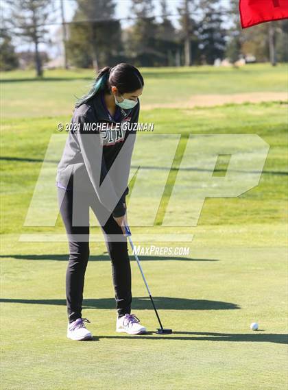 Thumbnail 3 in St. Stanislaus Girls Golf Meet photogallery.