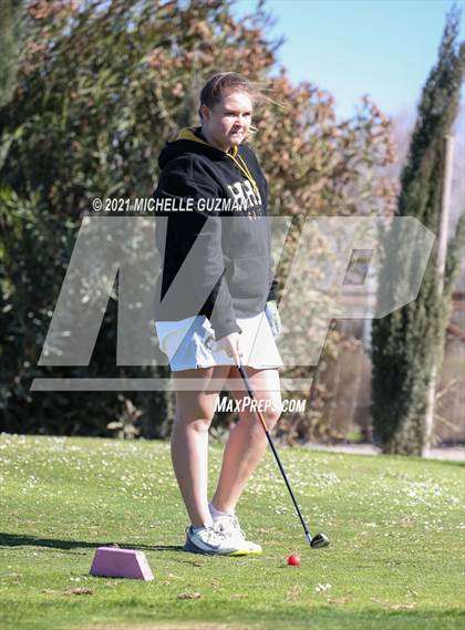 Thumbnail 2 in St. Stanislaus Girls Golf Meet photogallery.