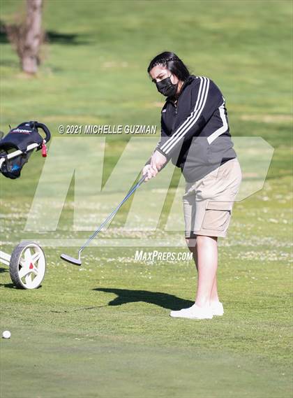 Thumbnail 3 in St. Stanislaus Girls Golf Meet photogallery.