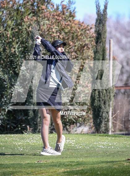 Thumbnail 3 in St. Stanislaus Girls Golf Meet photogallery.