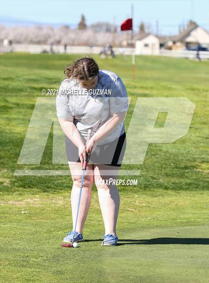 Thumbnail 1 in St. Stanislaus Girls Golf Meet photogallery.