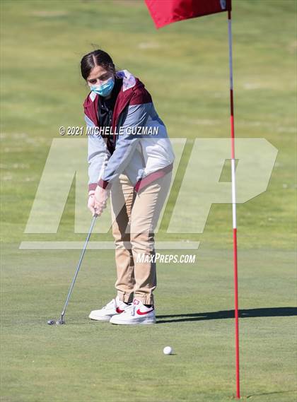 Thumbnail 1 in St. Stanislaus Girls Golf Meet photogallery.