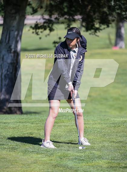 Thumbnail 1 in St. Stanislaus Girls Golf Meet photogallery.