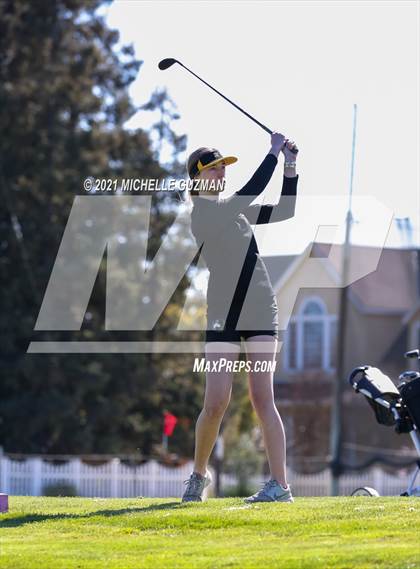 Thumbnail 3 in St. Stanislaus Girls Golf Meet photogallery.
