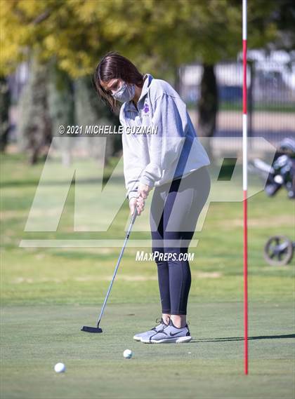 Thumbnail 2 in St. Stanislaus Girls Golf Meet photogallery.