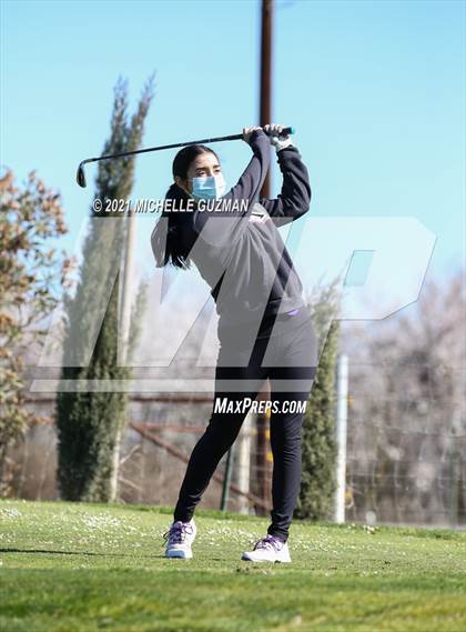 Thumbnail 2 in St. Stanislaus Girls Golf Meet photogallery.