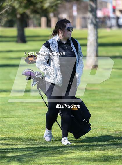 Thumbnail 3 in St. Stanislaus Girls Golf Meet photogallery.