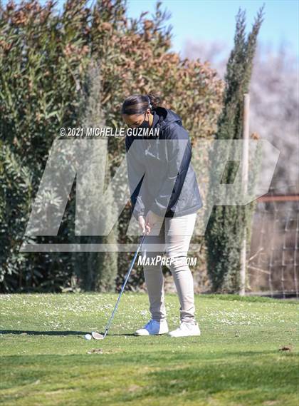 Thumbnail 2 in St. Stanislaus Girls Golf Meet photogallery.