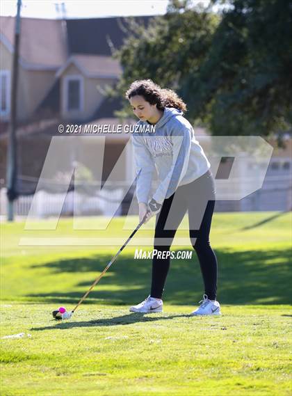 Thumbnail 3 in St. Stanislaus Girls Golf Meet photogallery.
