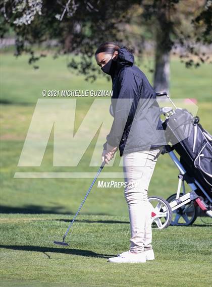 Thumbnail 1 in St. Stanislaus Girls Golf Meet photogallery.