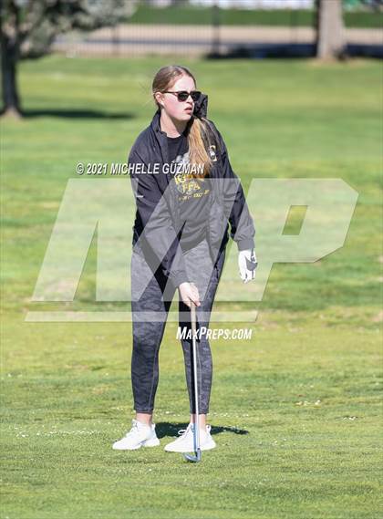 Thumbnail 2 in St. Stanislaus Girls Golf Meet photogallery.