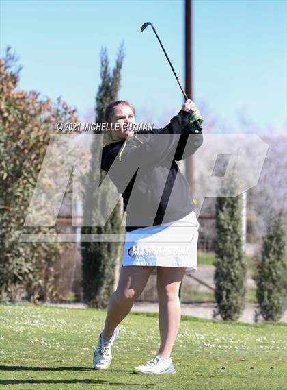 Thumbnail 3 in St. Stanislaus Girls Golf Meet photogallery.