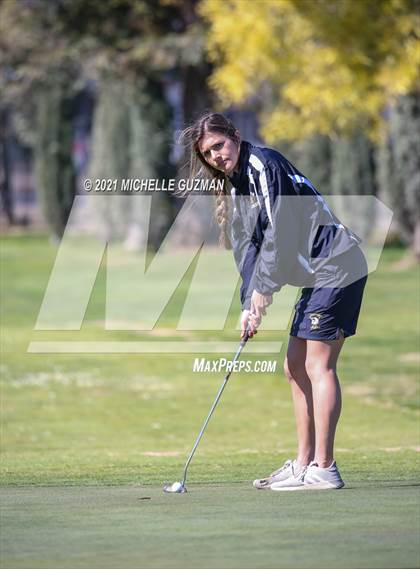 Thumbnail 3 in St. Stanislaus Girls Golf Meet photogallery.