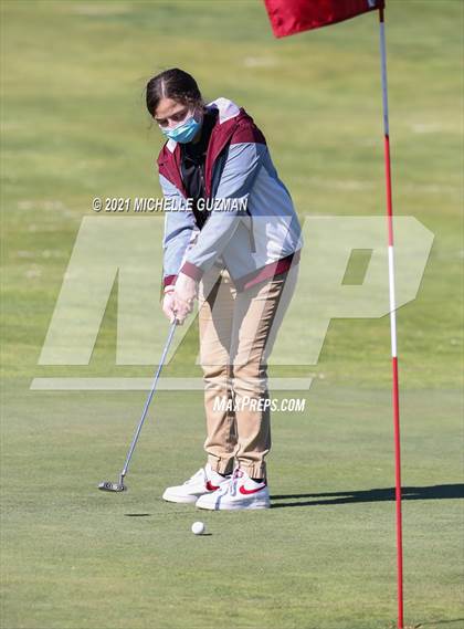 Thumbnail 3 in St. Stanislaus Girls Golf Meet photogallery.