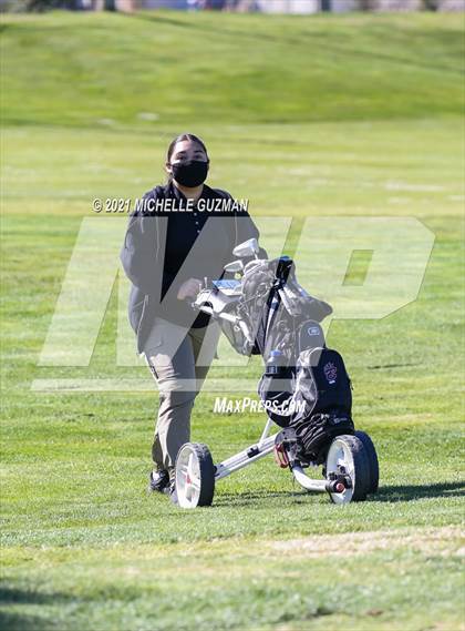 Thumbnail 3 in St. Stanislaus Girls Golf Meet photogallery.