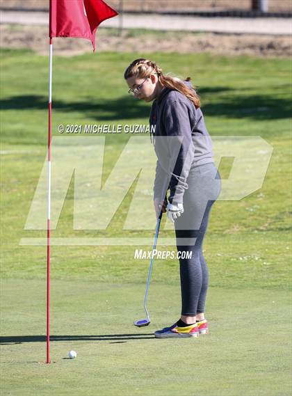 Thumbnail 2 in St. Stanislaus Girls Golf Meet photogallery.