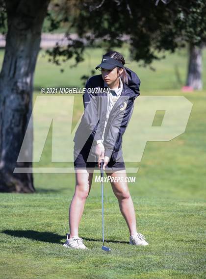 Thumbnail 2 in St. Stanislaus Girls Golf Meet photogallery.