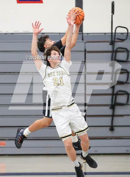 Thumbnail 3 in Poly vs Oak Park (Crown City Round Ball Classic) photogallery.