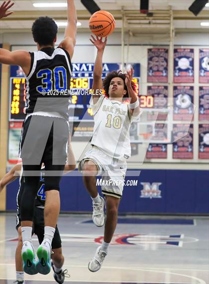 Thumbnail 2 in Poly vs Oak Park (Crown City Round Ball Classic) photogallery.