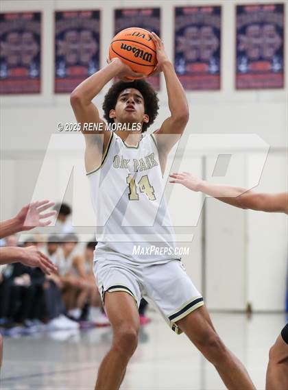 Thumbnail 2 in Poly vs Oak Park (Crown City Round Ball Classic) photogallery.